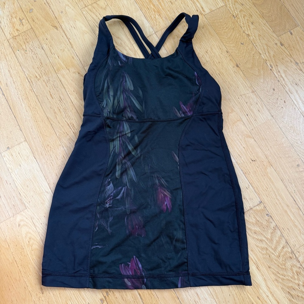 Lululemon Energy Tank in Midnight Iris Multi/Black Size 2